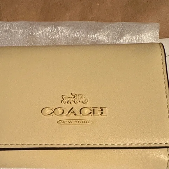 Coach Micro Women's Wallet in Color Moonlight - Picture 2 of 8